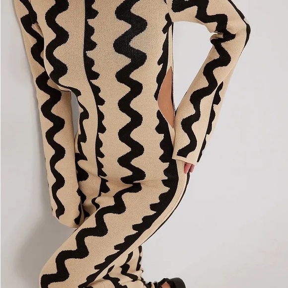 *SOLD OUT* NA-KD Kimono Sleeve Knitted Maxi Dress - Picture 4 of 5